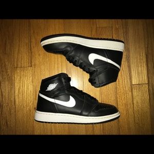 Youth Jordan’s new size 5.5